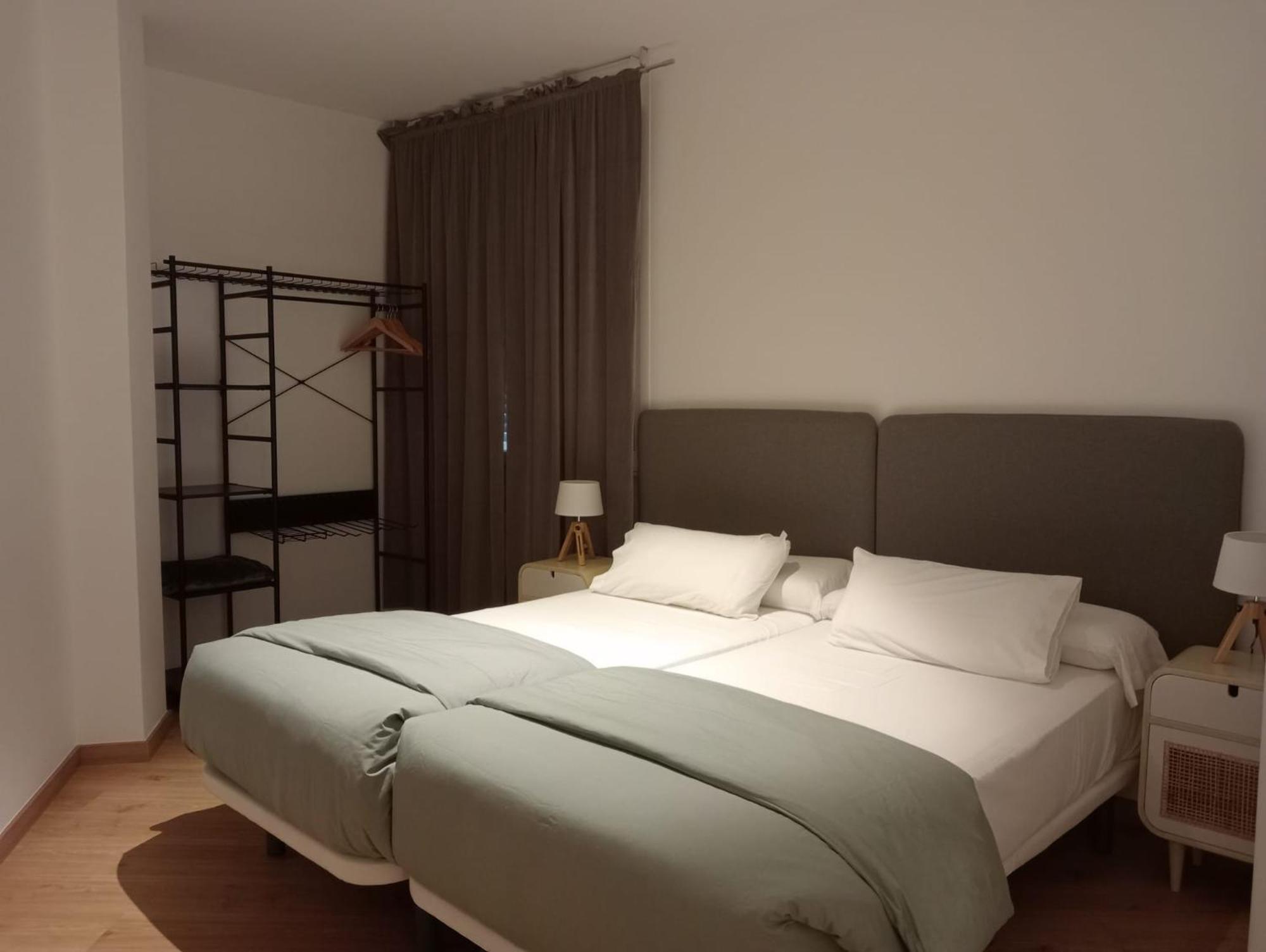 Apartamentos Armanya 3 Lugo Bagian luar foto